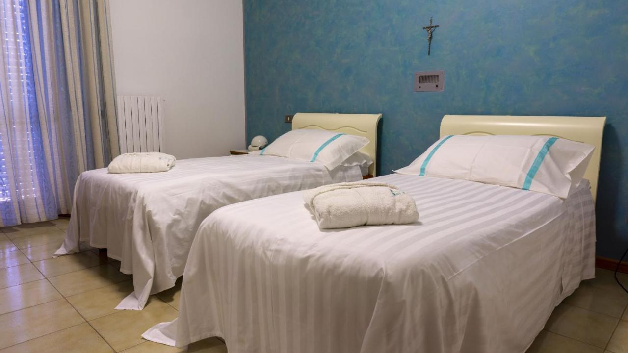 Hotel San Crispino Morrovalle Bagian luar foto